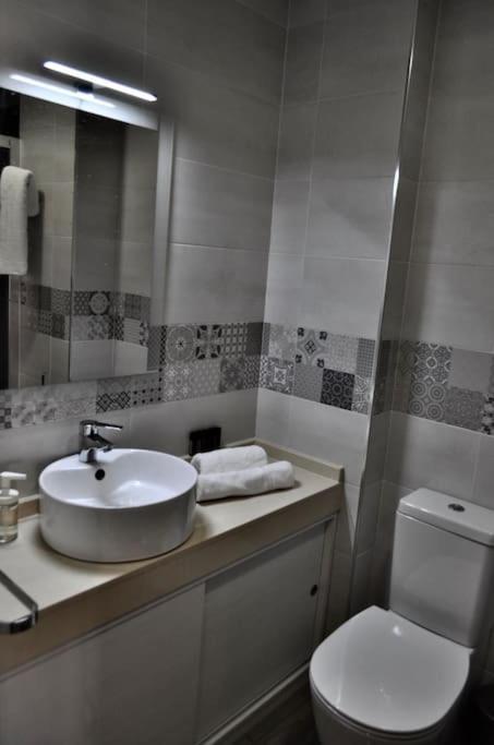 Iii Junto A Plaza Mayor Apartment